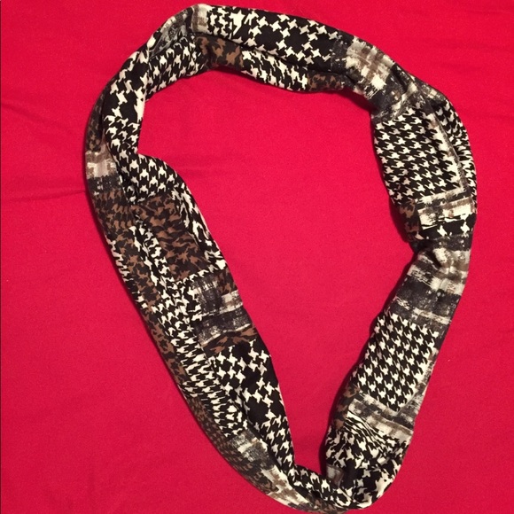 Scarf - Picture 2 of 3